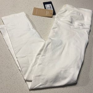 Nux white shapeshifter legging